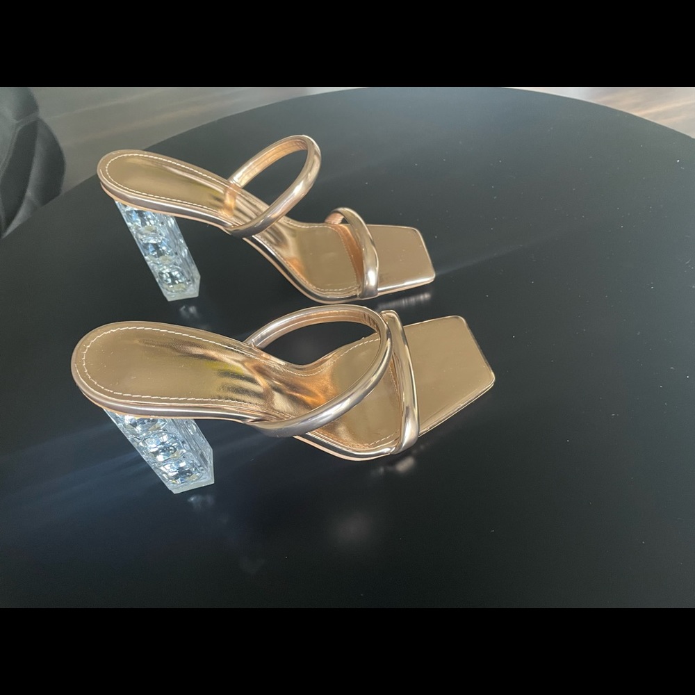 ❌❌SOLD🌺🌺❌❌Heeled shoe/mules. Diamond heels